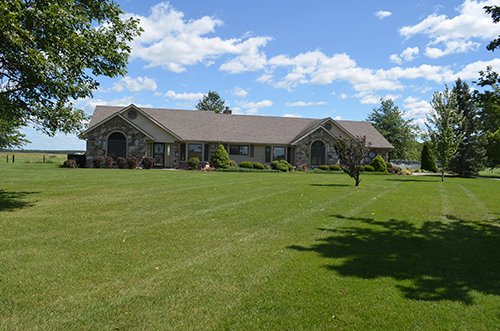 Property photo 4 - ESTATE AUCTION - Immaculate Executive Style Home in East Allen County